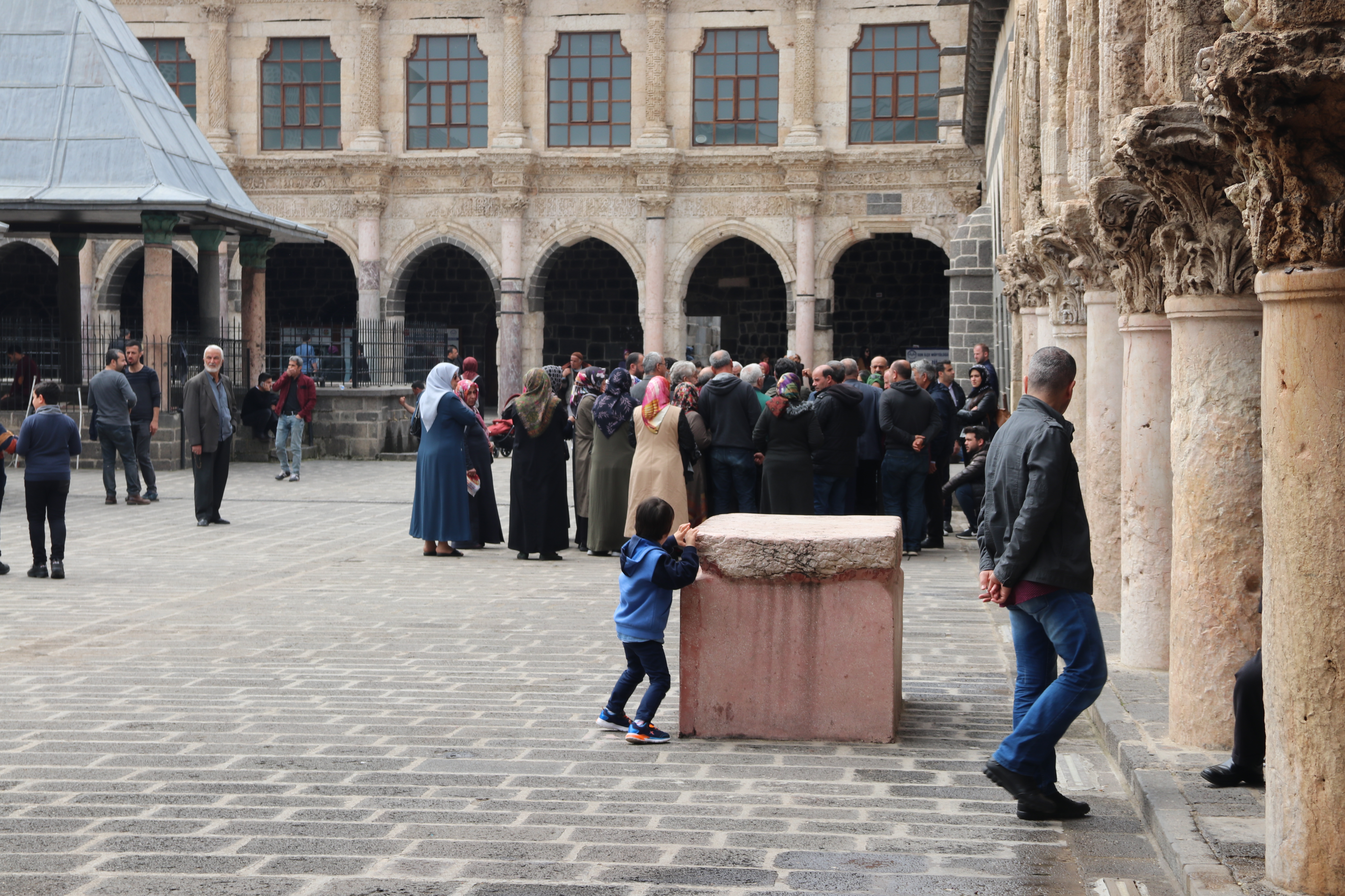  FOTO - Diyarbakır'a turist akını